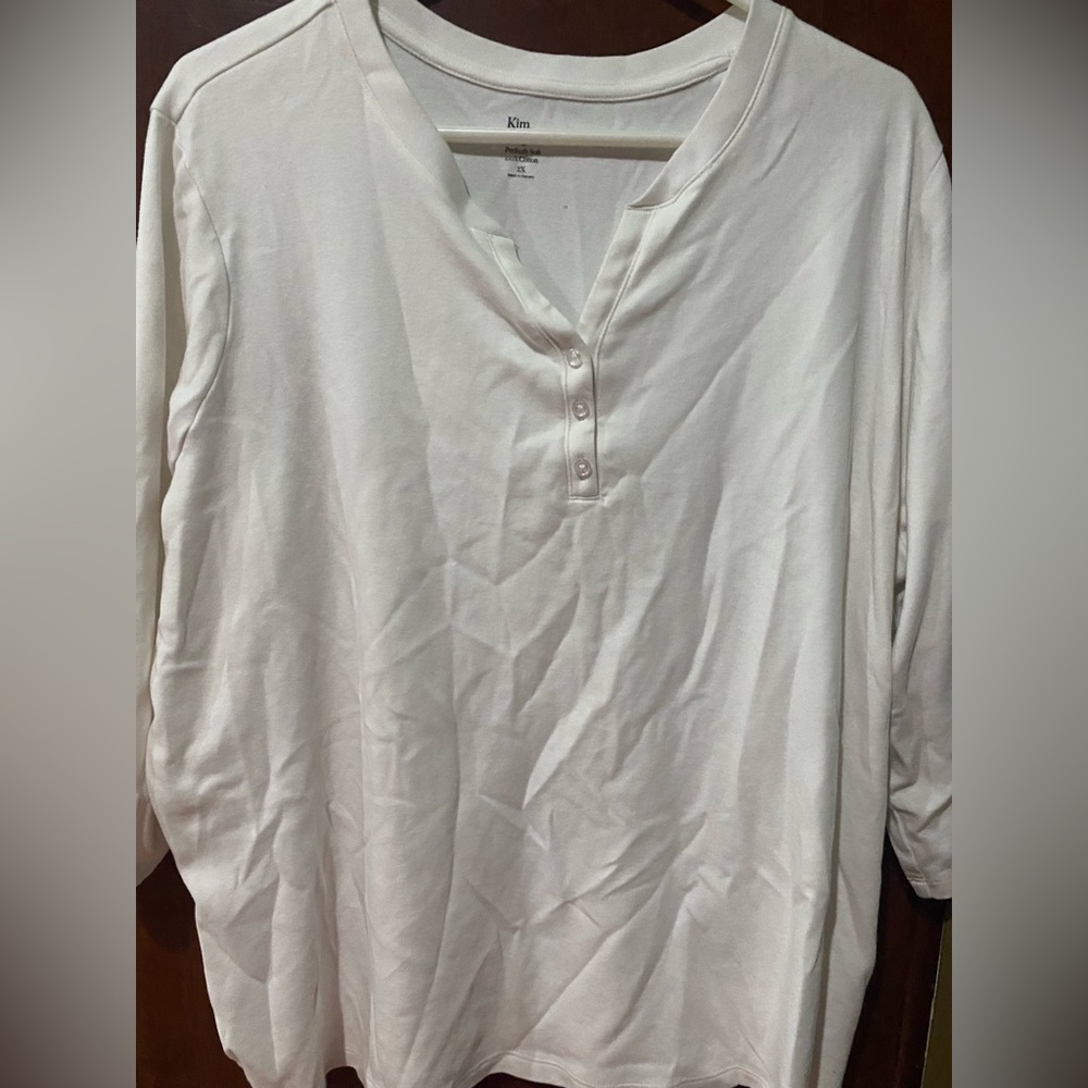 SOLD———————-Plus size white blouse